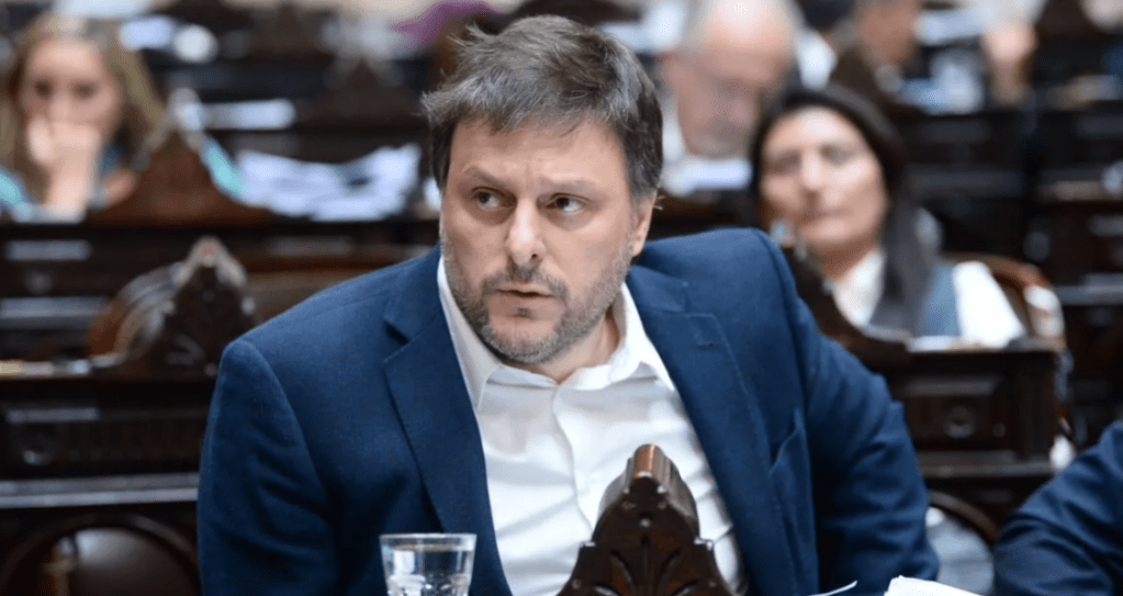 Apoyo económico de EE.UU: Santoro apuntó contra las inversiones que pactó Milei en su visita 