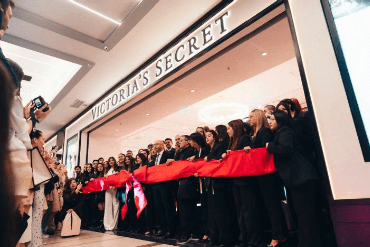 Victoria’s Secret sigue apostando a Argentina y abrió una mega tienda en Alto Palermo 