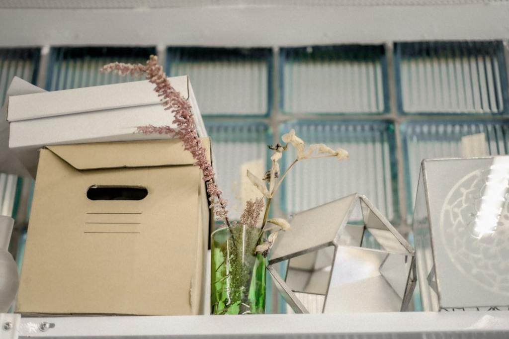 Qué explica la psicología sobre guardar cosas innecesarias