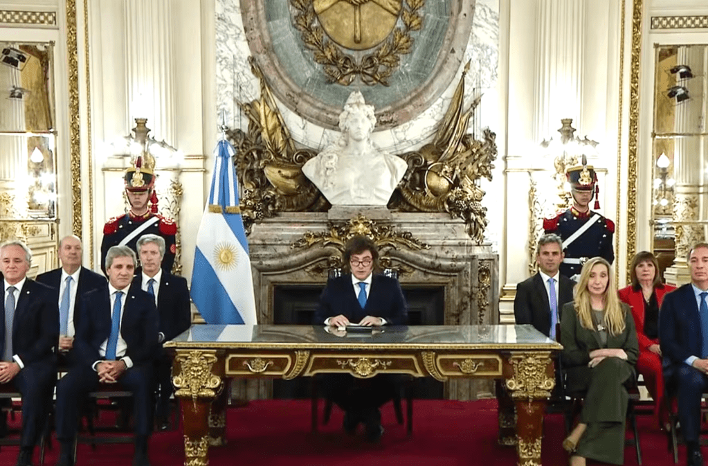 Milei anunció una reforma para impulsar el mercado de capitales y canalizar los ahorros hacia la inversión&nbsp;productiva